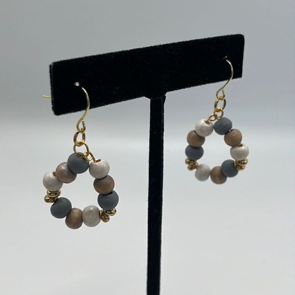 1.5” Gold Tone Beaded Earth Tone Boho Drop Earrings - Picture 1 of 6